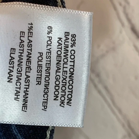 Silver Jeans Avery Straight Crop - Picture 8 of 8